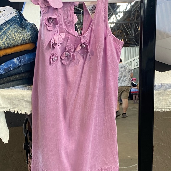 Calypso St. Barth Calypso Dress in raw silk with appliqué flowers - Picture 6 of 8